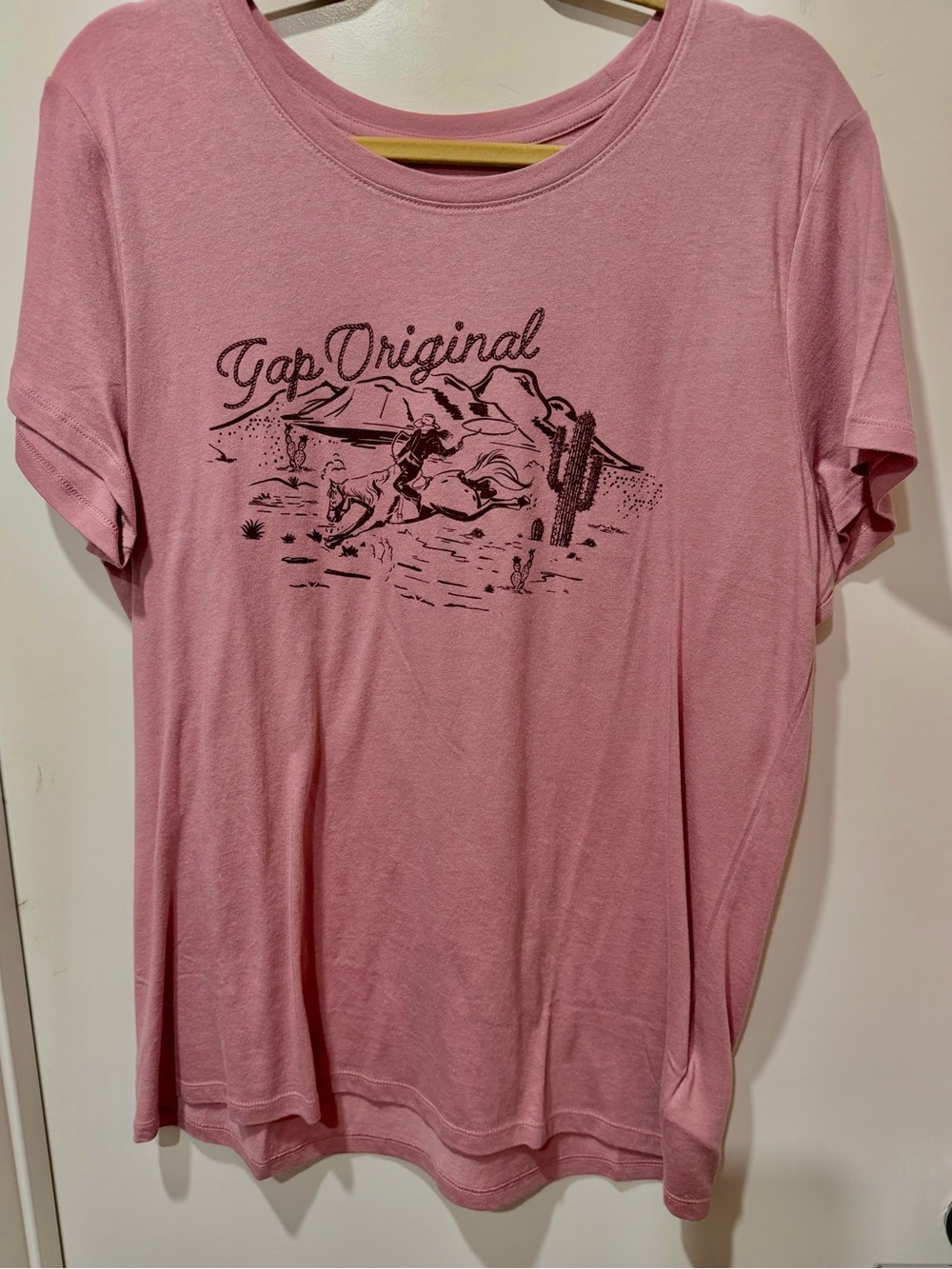GAP Women’s Short-Sleeve Graphic Tee